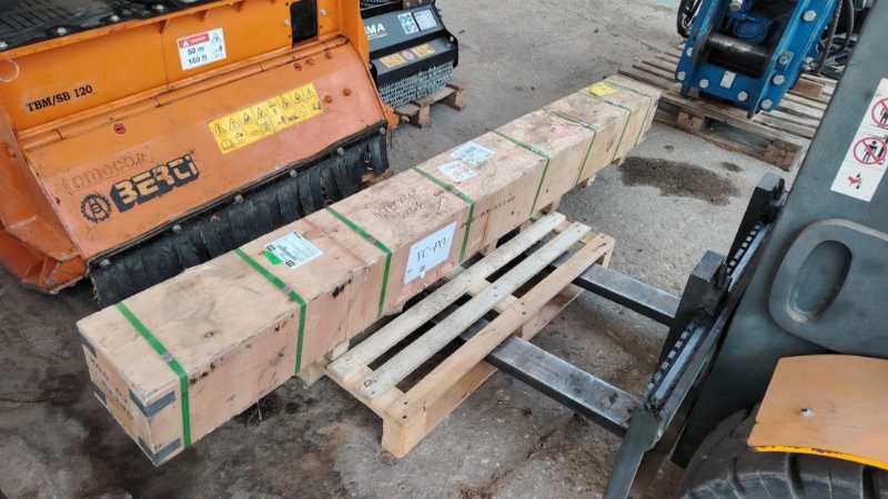 OmecoHub - KOMATSU PC240LC-6